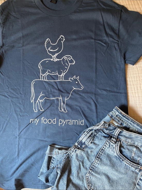 Gildan Other - Gildan Adult Unisex Blue 'My Food Pyramid' Farm Animal Graphic Tee